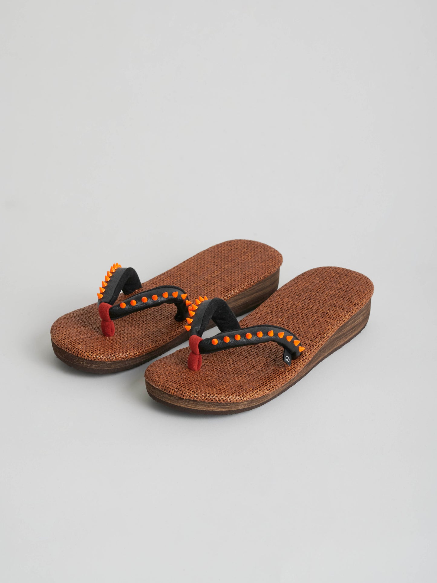 ビーサン型草履 BROWN*ORANGEスタッズ