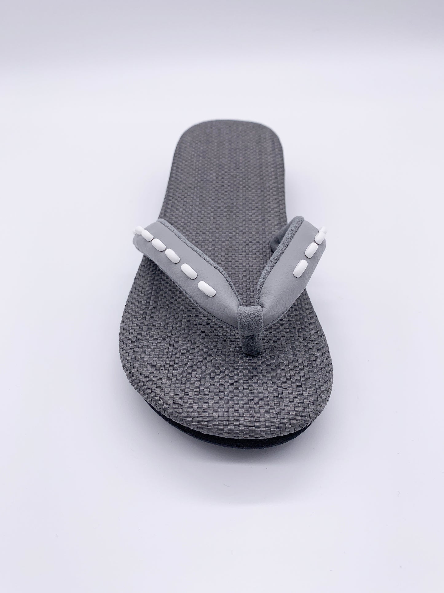 ビーサン型草履 GRAY*WHITEスタッズ