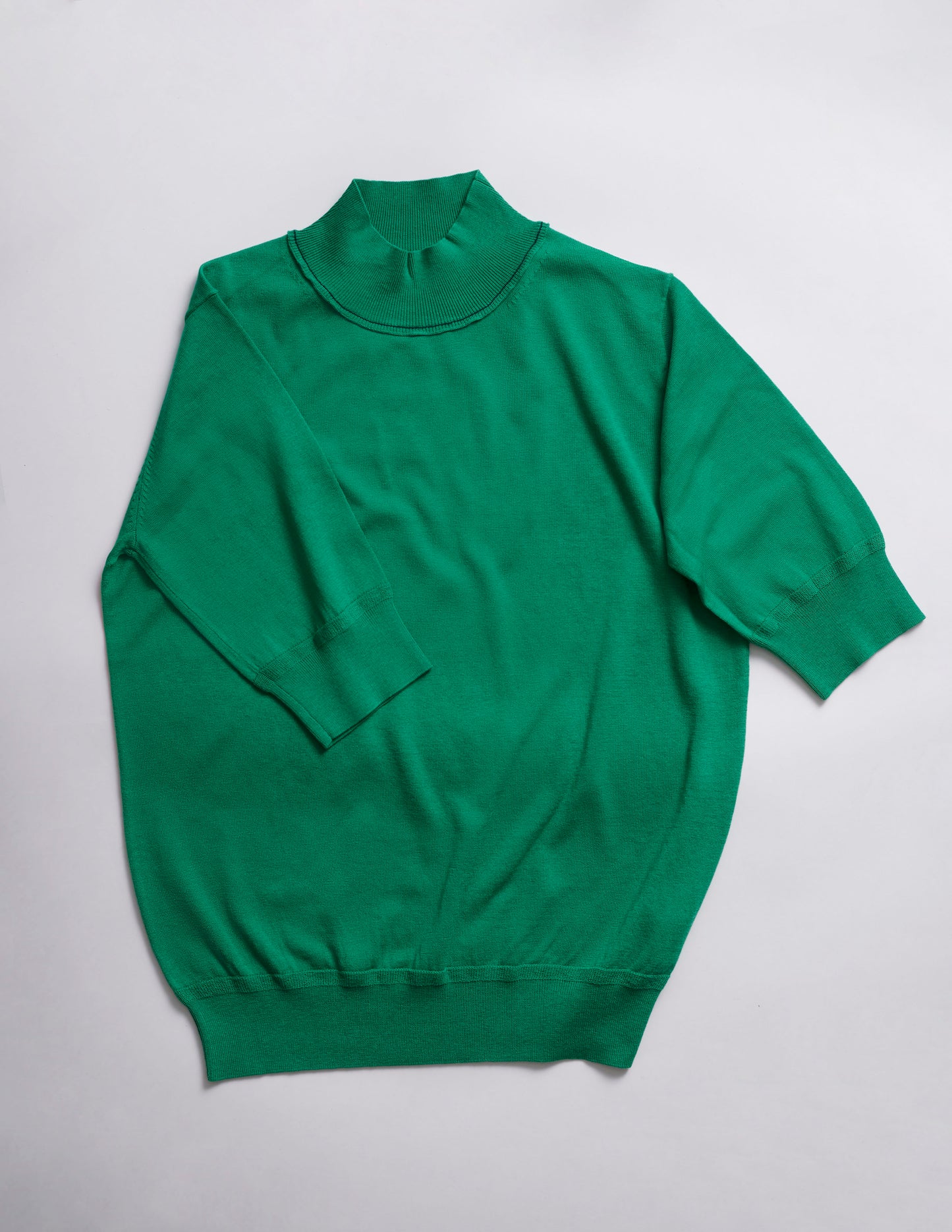 タートルネックハーフスリーブニット